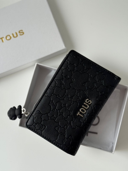 Imagen de BILLETERA DE DAMA TOUS NEGRA CON DISEÑO